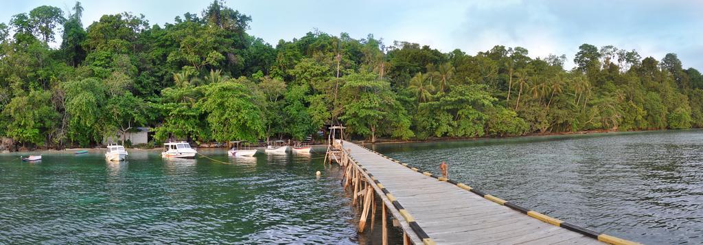 Raja Ampat Dive Resort Tapokreng Exterior foto