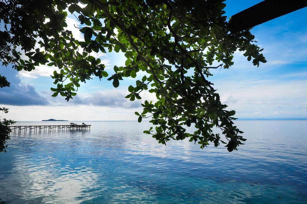 Raja Ampat Dive Resort Tapokreng Exterior foto
